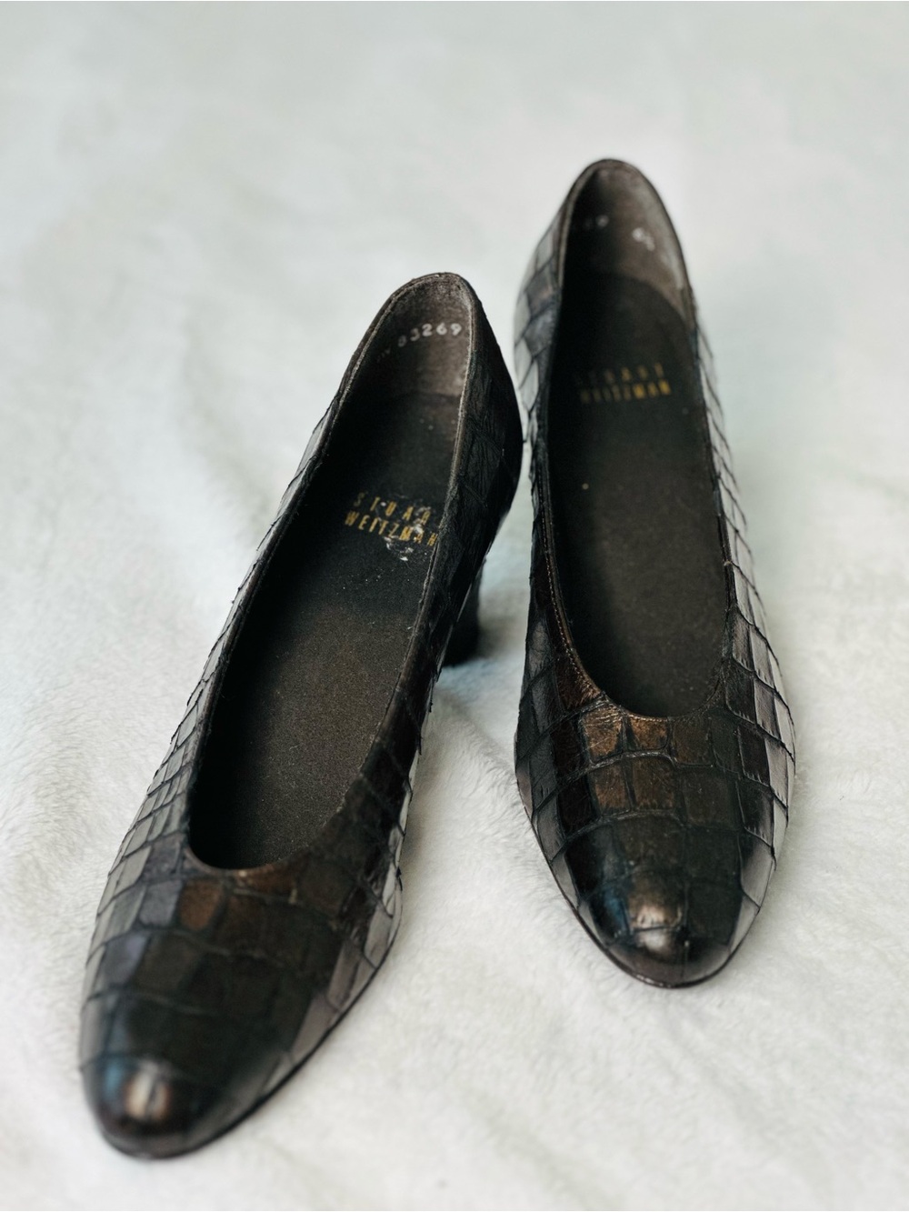 Stuart Weitzman Classic Women's Dark Brown Croc-Embossed Leather Pumps Size 6.5